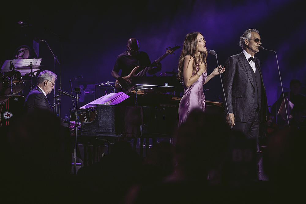 Video: Katharine McPhee Performs With Andrea Bocelli And David Foster ...